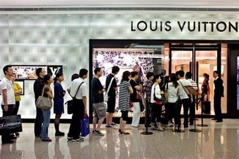 pros of louis vuitton expanding into china|Louis Vuitton and China.